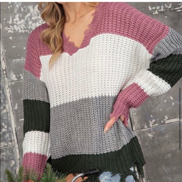 Women’s trendy fall distressed frayed color block must have sweater - Picture 3 of 6